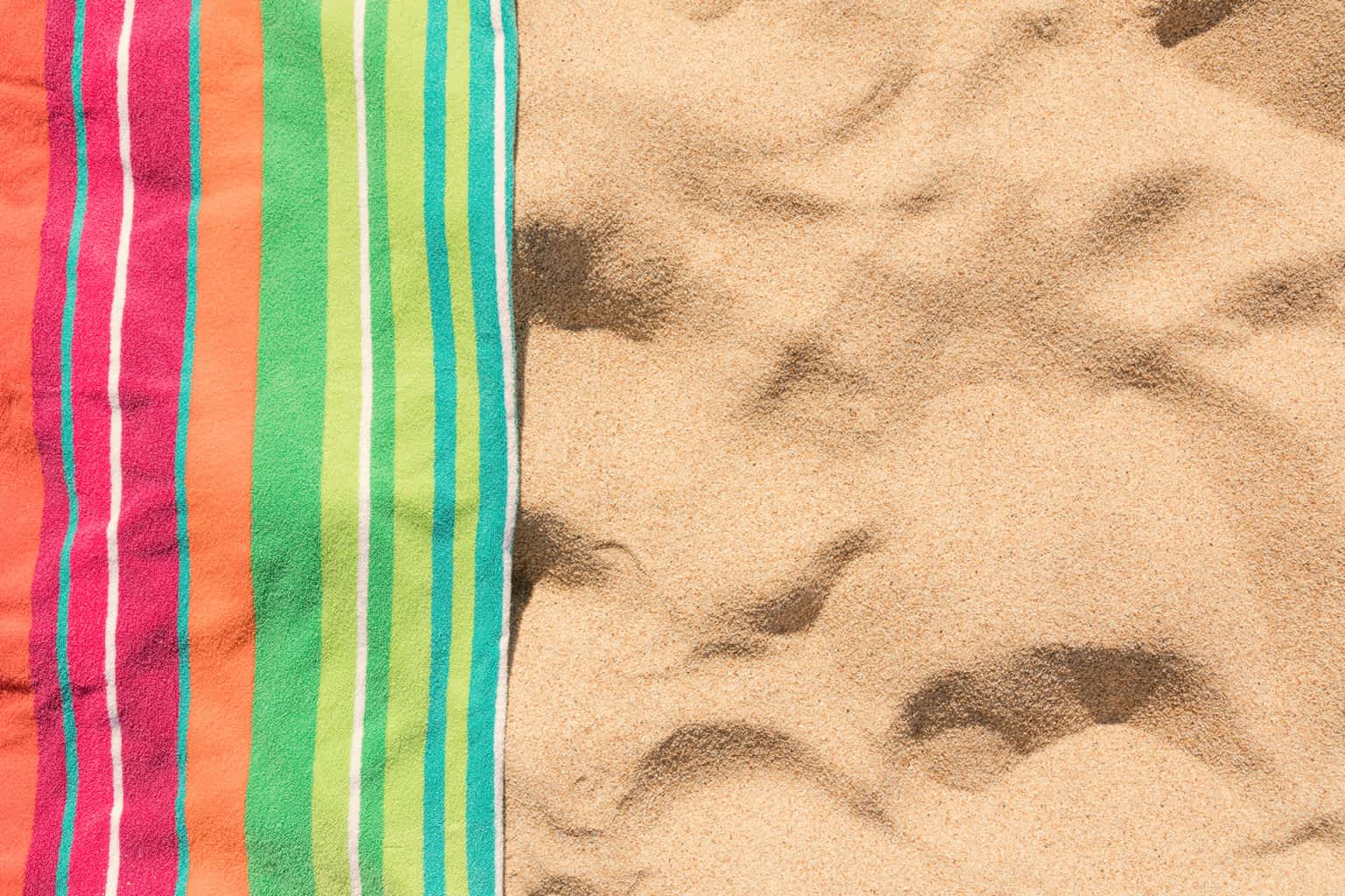 When a towel is not just a towel? When it’s a beach towel. A beach towel is more than that. See what is the difference between a beach towel and bath towel